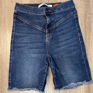 FASHIONNOVA - Denim Shorts- Medium Blue Wash. Size 3